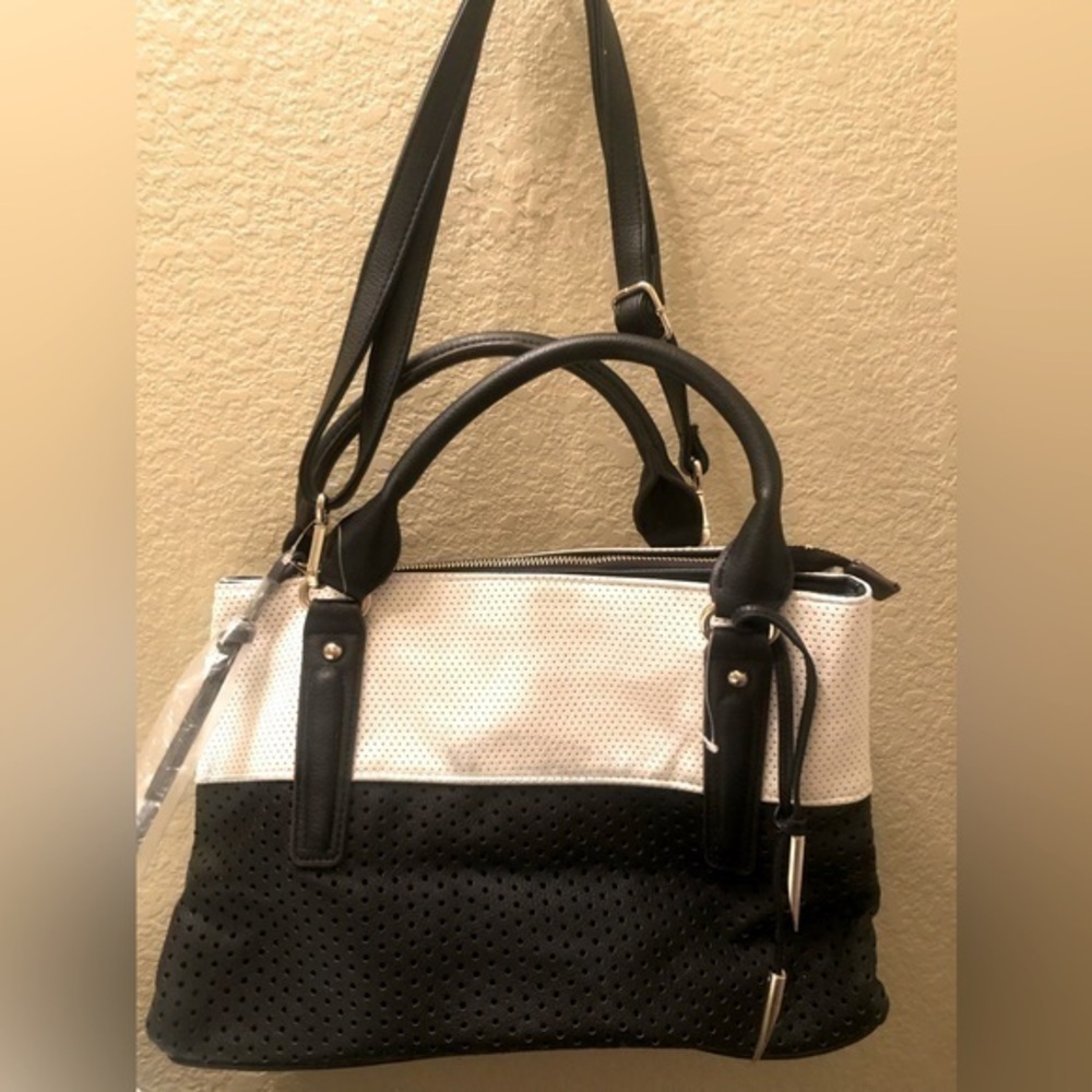 Purse by Carlos Santana new black & white